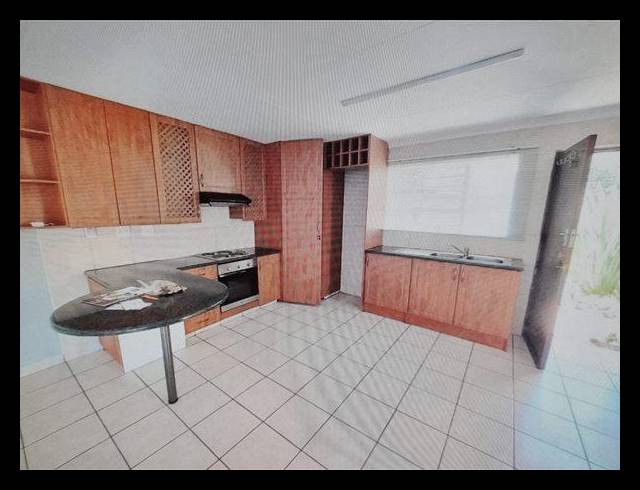 4 BEDROOM CLUSTER FOR SALE IN GLEN MARAIS